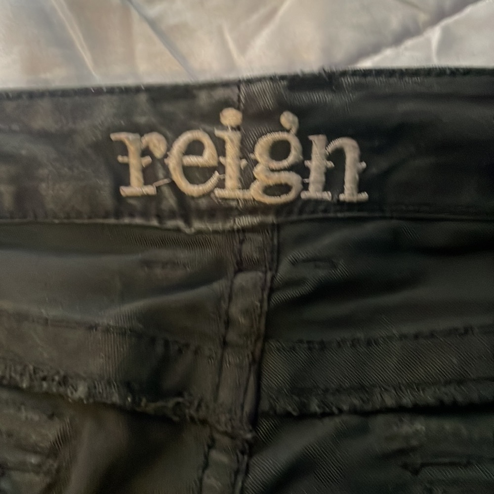 Women’s capris 🦄 - Picture 3 of 5